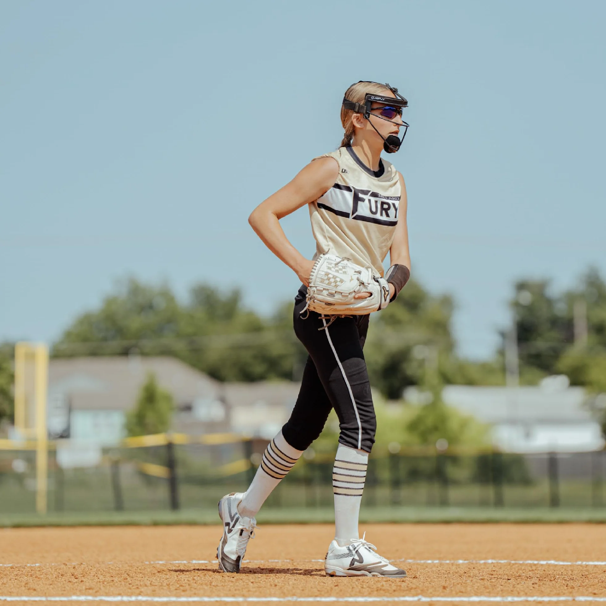 RIP-IT Defense Softball Fielder's Mask - Leichte, sichere Passform bietet maximalen Schutz und Komfort - behindert Nicht die Sicht - Pferdeschwanzfreundlich