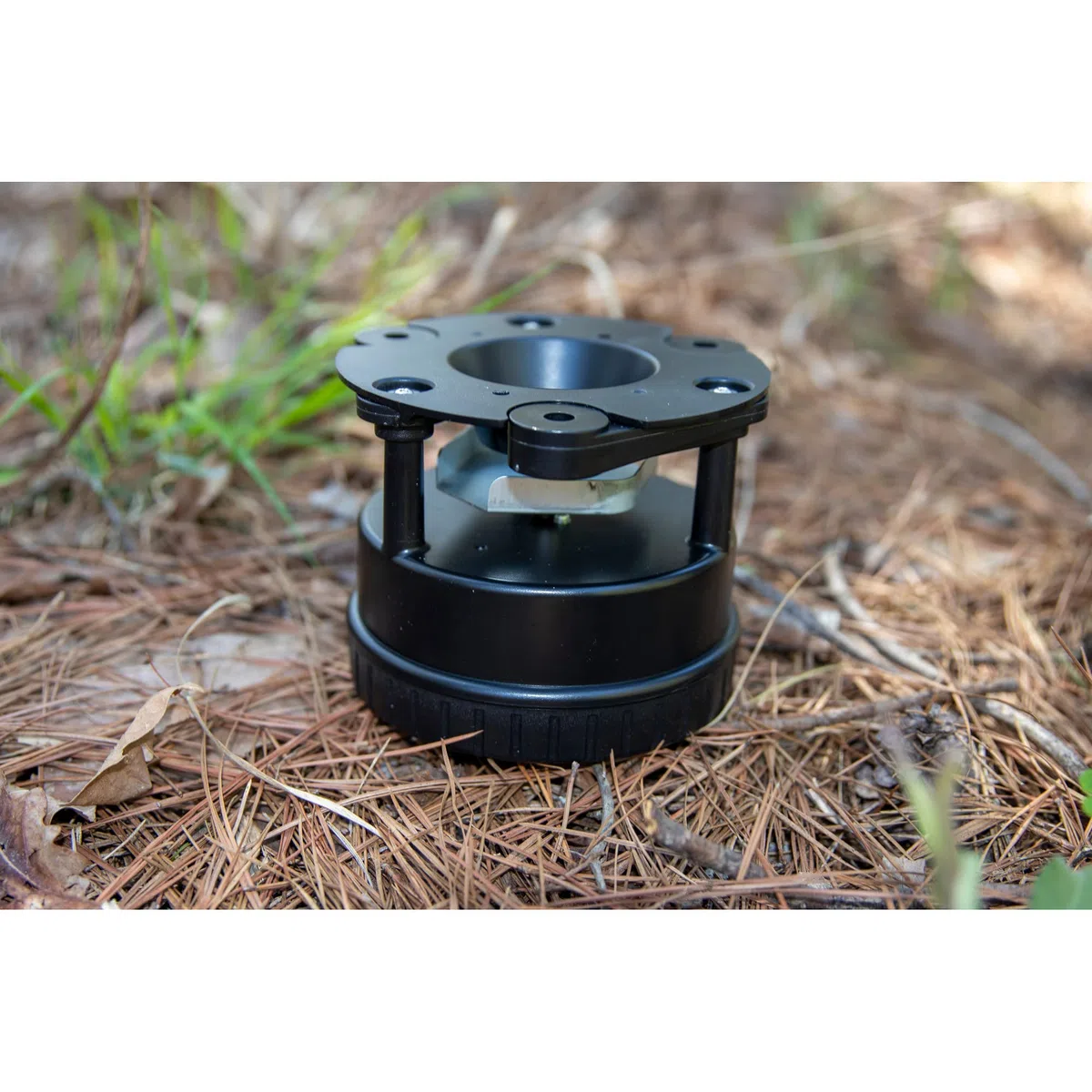 Moultrie All-in-One Hirsch-Futterspender-Kit | Metall-Spin-Plate | Einfache Einrichtung | Verstellbare Halterung, Schwarz