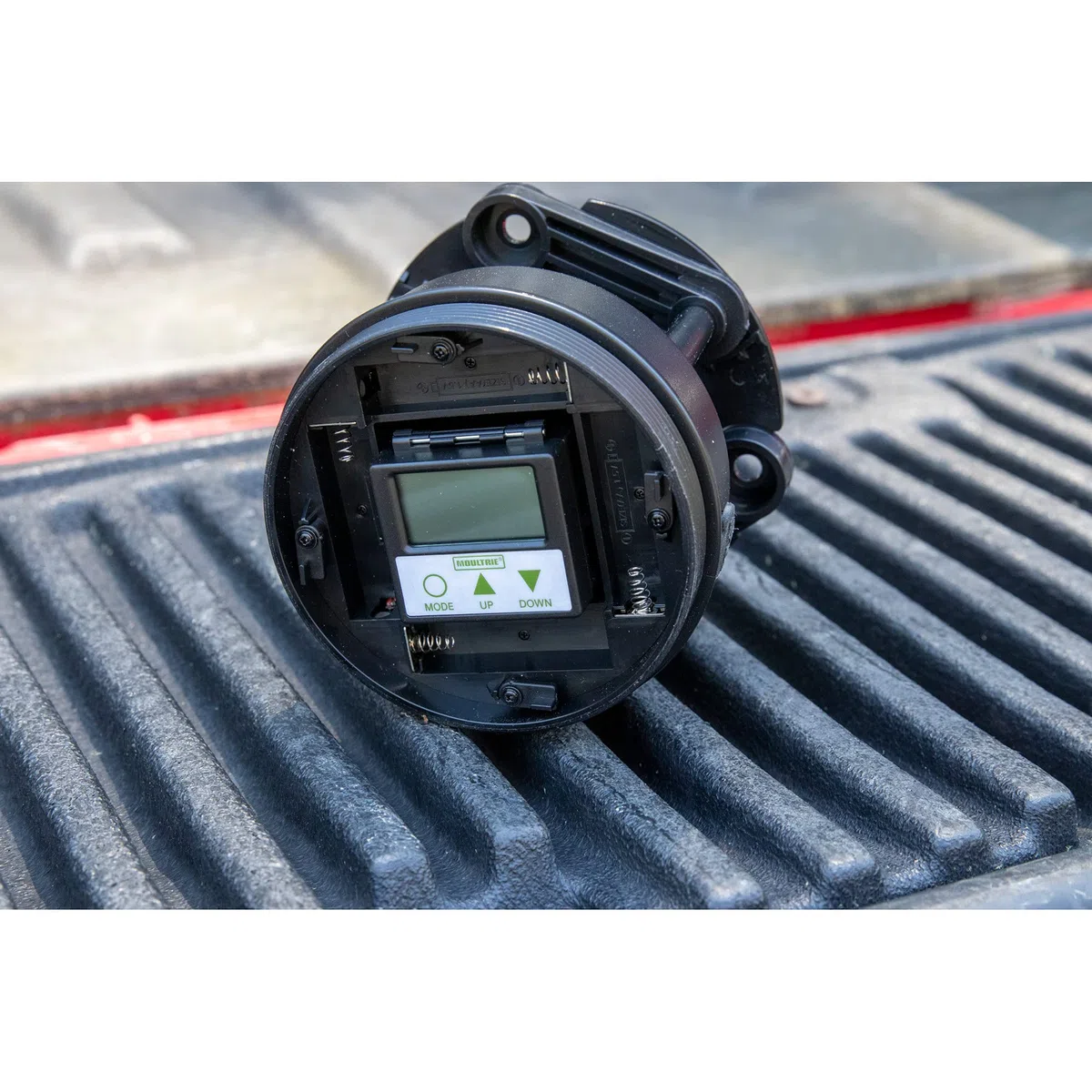 Moultrie All-in-One Hirsch-Futterspender-Kit | Metall-Spin-Plate | Einfache Einrichtung | Verstellbare Halterung, Schwarz