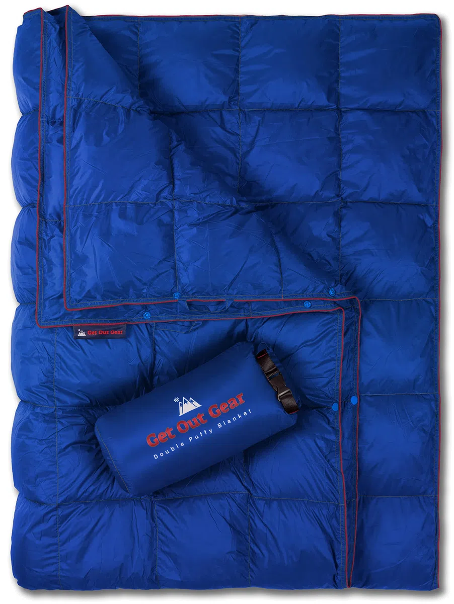 Get Out Gear Double Puffy Campingdecke – Extra Puffy, Packbar, Leicht und Warm | Ideal für Outdoor, Reisen, Stadion, Festivals, Strand, Hängematte | Wasserabweisende Campingdecke (Blau/Rot)