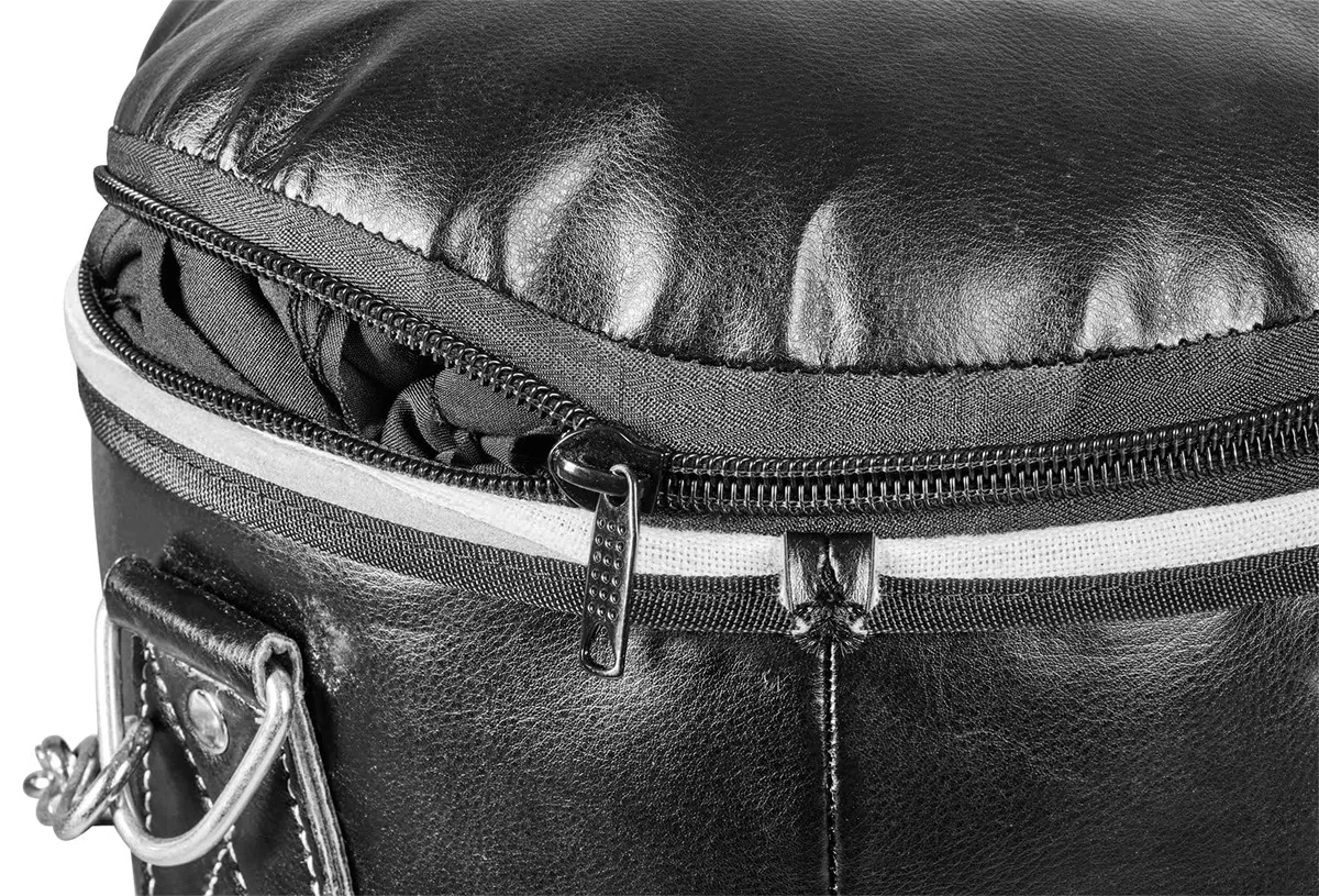 Bad Company Boxsack inkl. Heavy Duty Vierpunkt-Stahlkette I Vinyl Punching Bag, gefüllt/ungefüllt I 80/100/120/150/180 x 35 cm - Schwarz