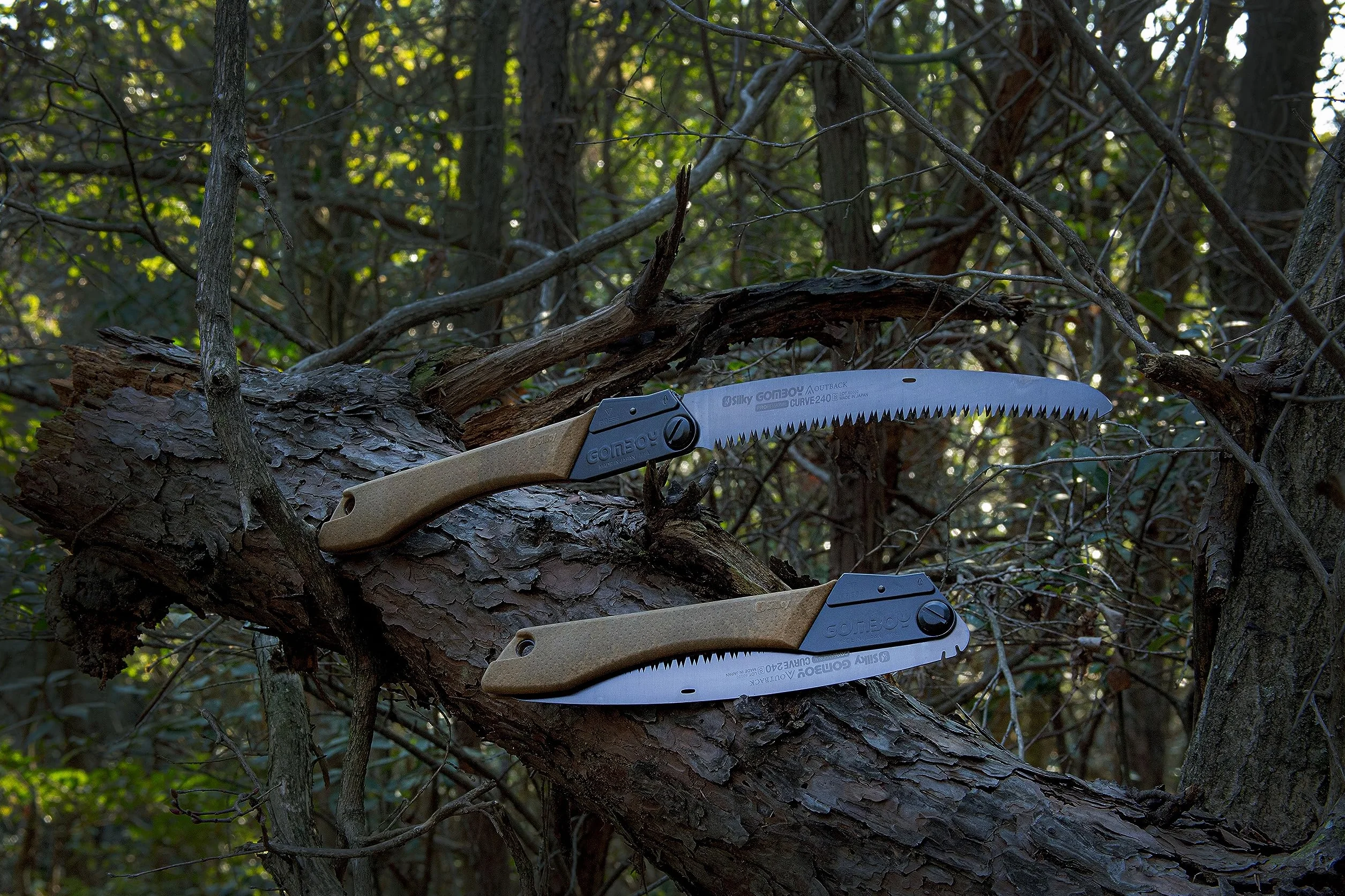 SILKY- Gomboy Curve Outback Edition 240 mm: grob verzahnte Klappsäge (8 Z/30 mm) mit gebogener Klinge aus Premium Japanese Steel, schwarzer Nickel-Zinn-Beschichtung – Bushcraft & Jagd.