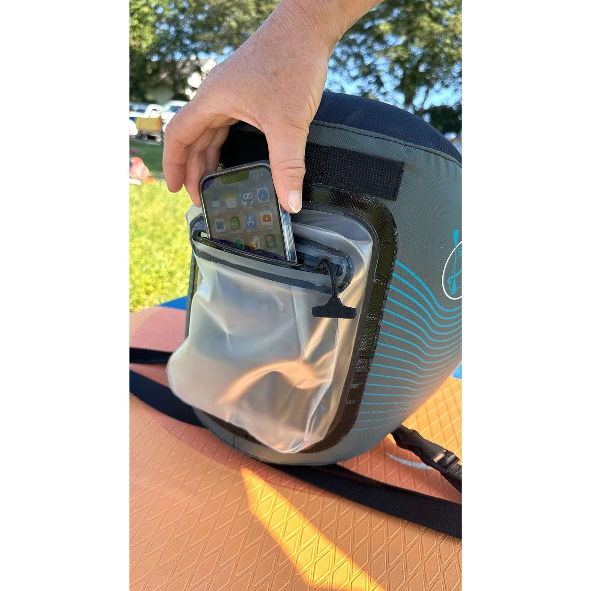 Saddle Seat – Aufblasbarer SUP & Kajak Sitz mit erhöhter Sitzposition, wasserdichter Tasche & MOLLE-System – Bequemer Sitz auch für schwere Personen – Passend für alle SUP Boards